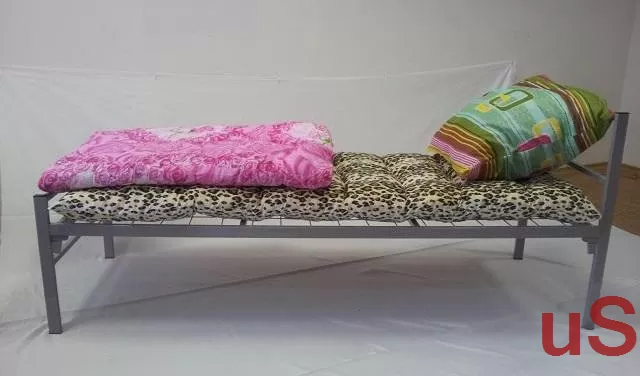 Металлические кровати со спинками и боковушками
